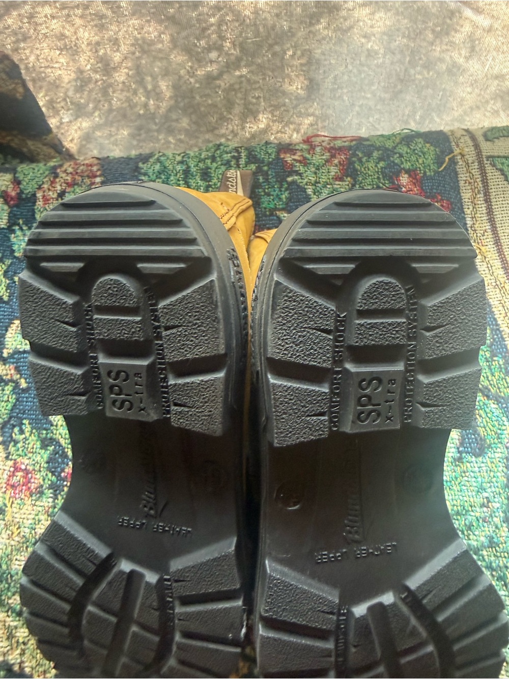 Blundstone Tan Chelsea Ankle Boots - Picture 4 of 5